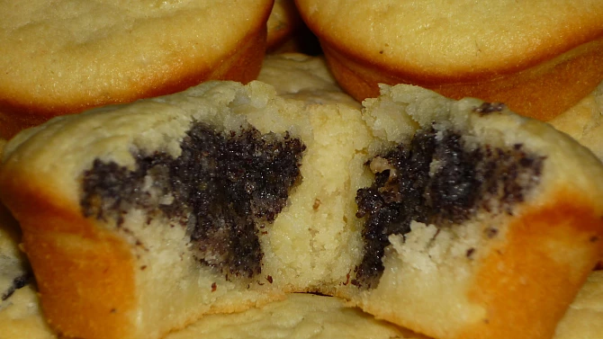 Vláčné jogurtové muffiny s náplní