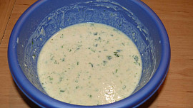 Kuřecí ve vinném těstíčku s bylinkami