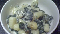 Gnocchi se špenátem a plísňovým sýrem