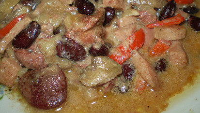 Drůbeží játra se žampiony na zázvoru, detail...