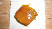 Mašle z listového těsta s tvarohem a meruňkami