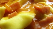 Tortelliny s červenou omáčkou