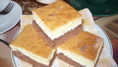 Dvojbarevná placka s tvarohem