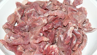 Shawerma (šaverma) po mojom, hovädzie mäso si nakrájame na pásiky