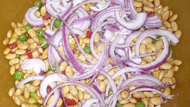 Sojový salát se zeleninou