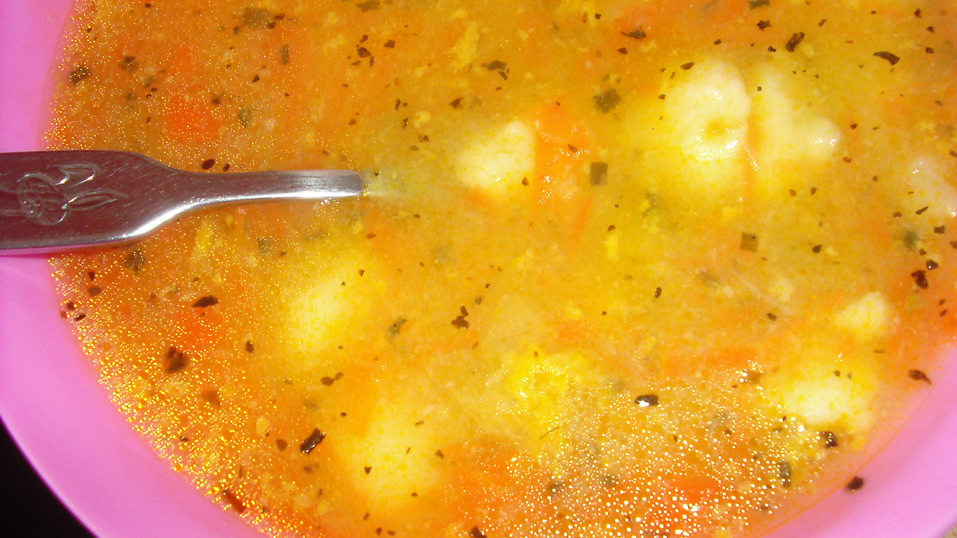 Zeleninová polévka s krupicovými knedlíčky pro nejmenší
