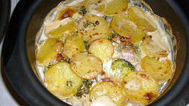 Zapečená brokolice s brambory