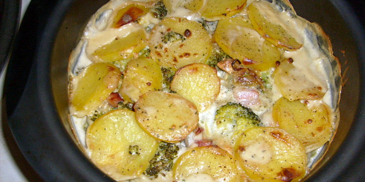 Zapečená brokolice s brambory (hotovo j)