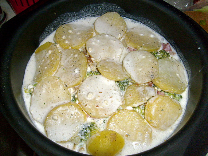 Zapečená brokolice s brambory, šup s tím do trouby