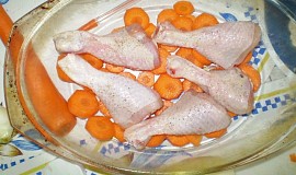 Kuřecí stehna s mrkví a bramborem
