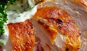 Kuřecí steak plněný slaninou s pažitkovým dipem a kuskusem, Kuřecí steak plněný slaninou s pažitkovým dipem a kuskusem