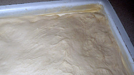 Kynutý koláč s rybízem