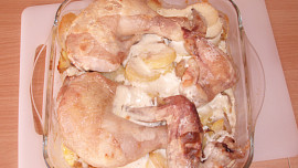 Pečené kuře s medovými smetanovými bramborami