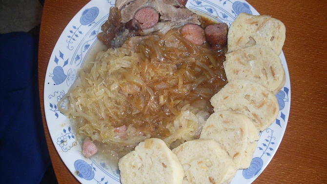 Protýkaná krkovička, A můžeme papat