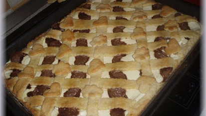 Tvarohový linecký koláč s nutelovým krémem