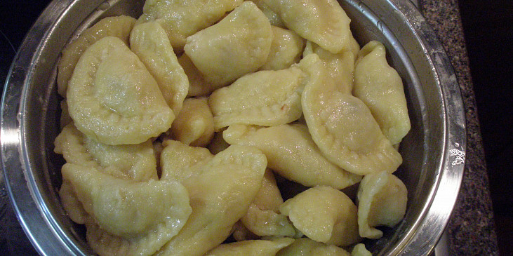Taštičky z bramborového těsta s vepřovým masem