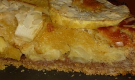 Jablečný koláč s marcipánem