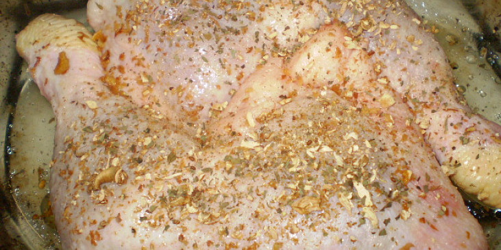 Kuřátko na fazolkách s kořením a smetanou (okořeněné kuře...)