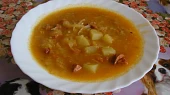 Zelná polévka s klobásou