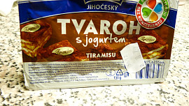 Jablkovo-ořechový závin z tvarohu a příchutí tiramisu Dia