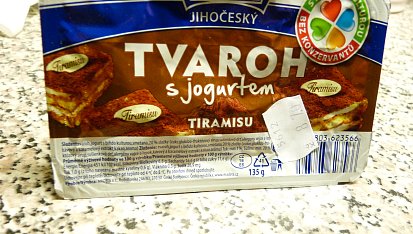 Jablkovo-ořechový závin z tvarohu a příchutí tiramisu Dia, Obal od tvarohu s jogurtem tir.