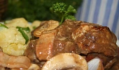 Kuře na červeném víně (Coq au Vin)