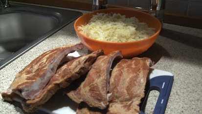 Kysané zelí s uzeným, uzená žebírka