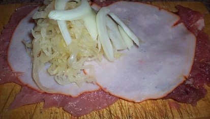 Vepřový závitek se zelím