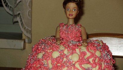 Dort Barbie, Dort Barbie