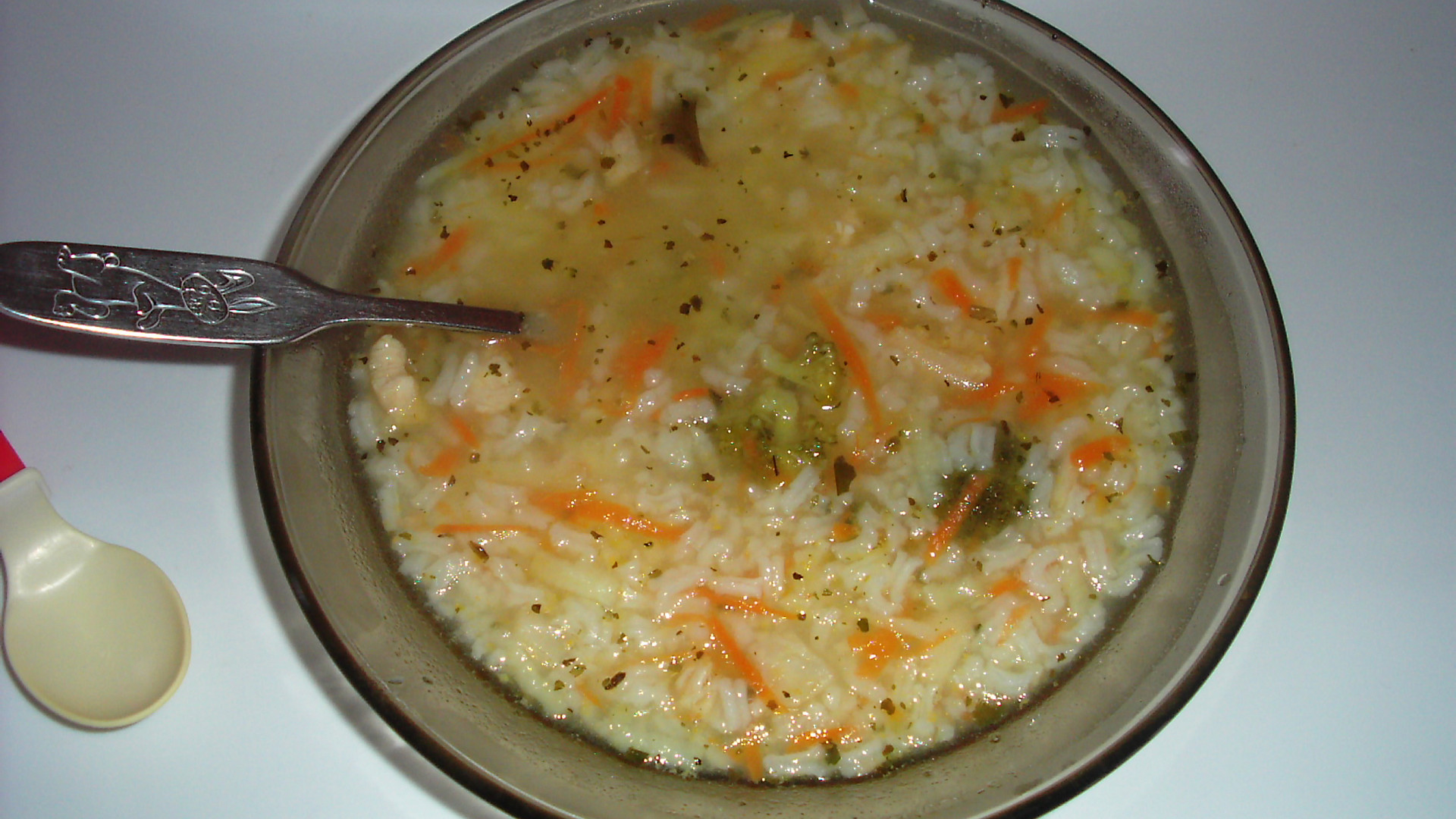 Zeleninová polévka s kuřecím masem pro nejmenší