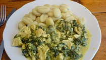 Kuřecí prsa a gnocchi