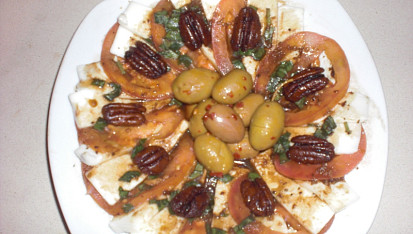Salát Mozzarella s rajčaty a bagetou
