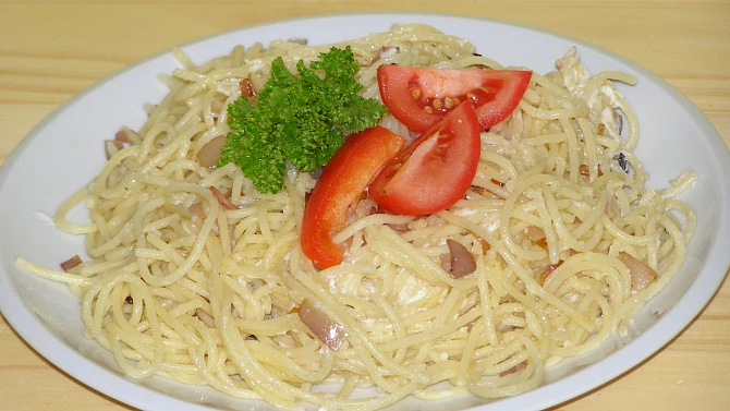 Špagety s brynzou