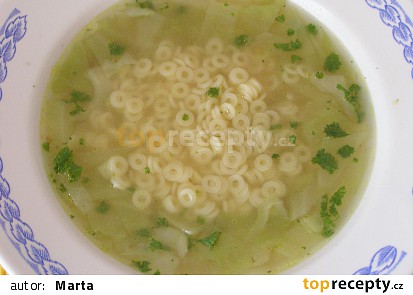 Zelná polévka s těstovinou