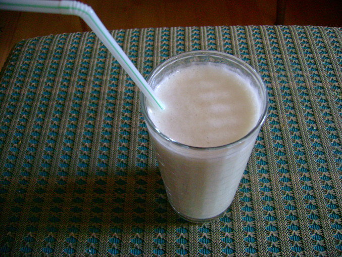Banánový koktejl s jogurtem
