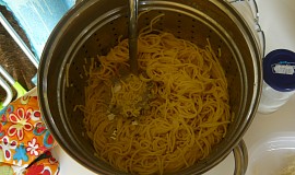 Smetanovosýrové špagety