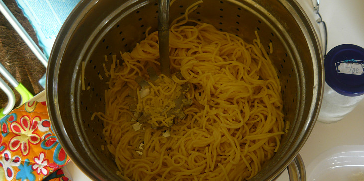 Smetanovosýrové špagety