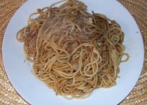 Špagety se sójovou omáčkou
