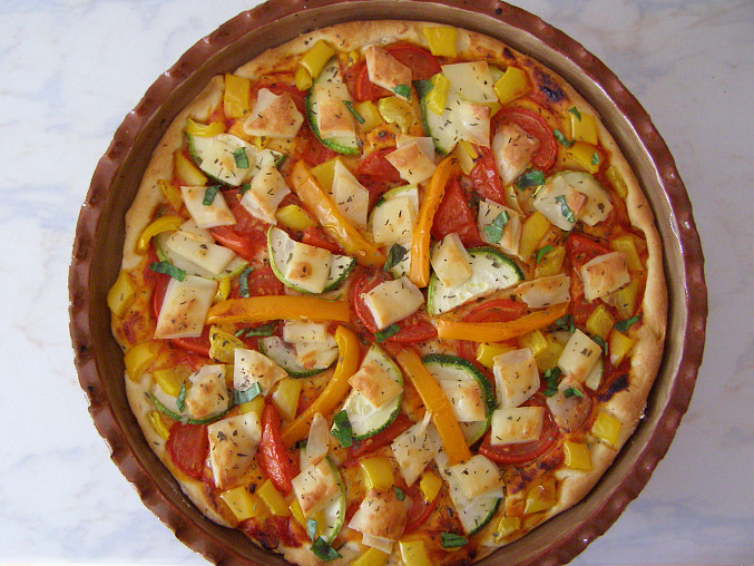 Čtyřbarevná pizza, pouze se zeleninou a sýrem pizzanella
