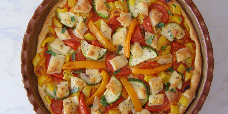 Čtyřbarevná pizza (pouze se zeleninou a sýrem pizzanella)