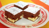 Koláč z pochoutkové kyselé smetany