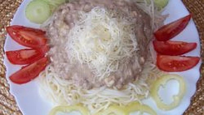 Špagety se sýrovo-tuňákovou omáčkou, Špagety se sýrovo-tuňákovou omáčkou  