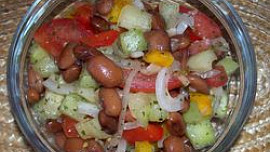Zeleninový salát s fazolemi