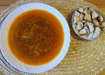 Cibulová polévka s česnekem