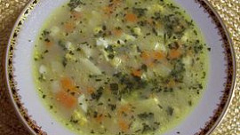 Kvasnicová polévka s vajíčkem