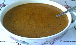 Gulášová polévka z mletého masa