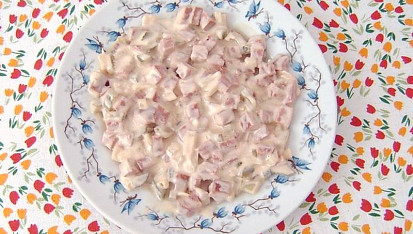 Špekáčkový salát