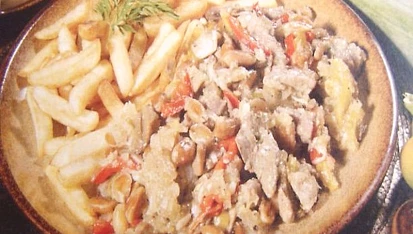 Vepřové soté s hranolkami