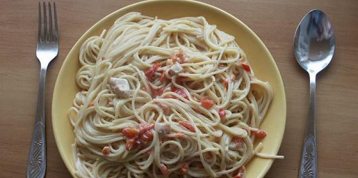 Špagety s červenou paprikou