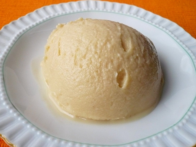Mléčná karamelová zmrzlina